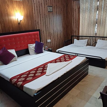 Baba Paying Guest House Varanasi Esterno foto