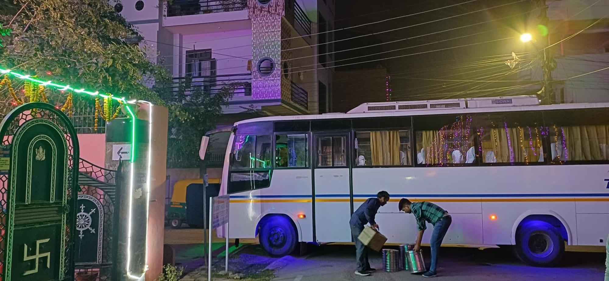 Baba Paying Guest House Varanasi Esterno foto