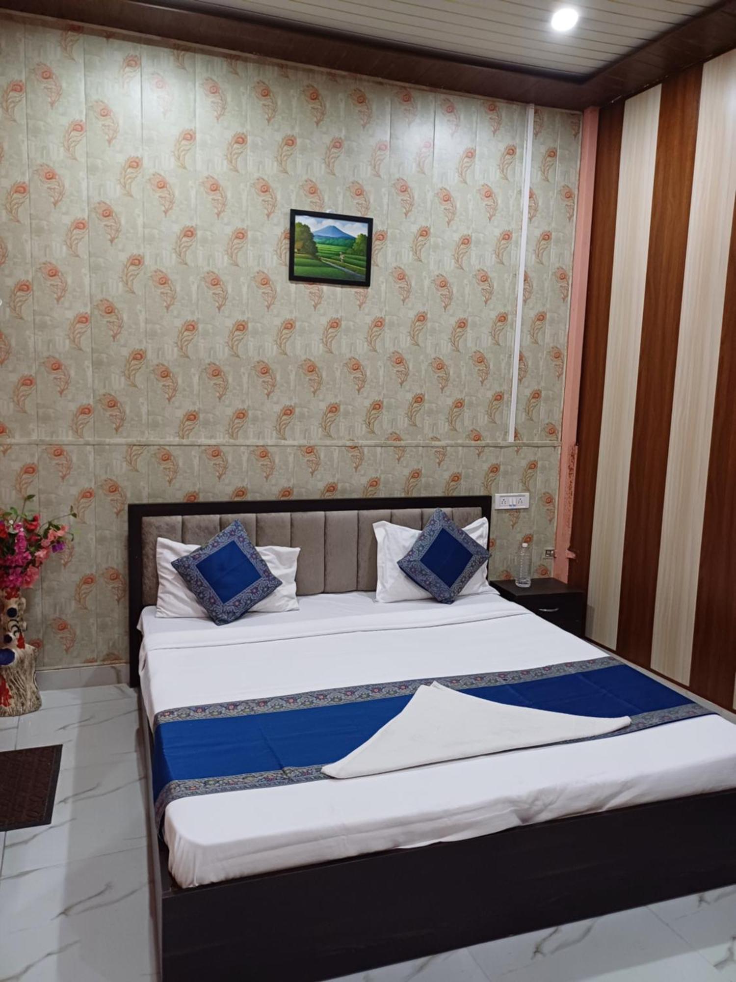 Baba Paying Guest House Varanasi Esterno foto